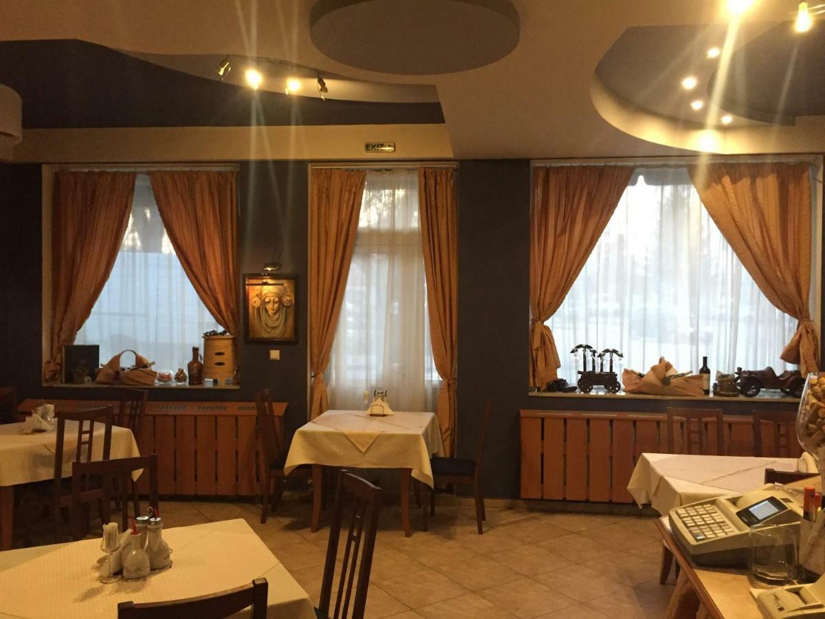 Family Hotel Odessa Sewliewo Exterior foto